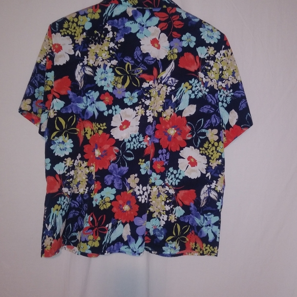 Alfred Dunner 18 Red White Blue Butterfly Travel Top Plus - Picture 3 of 5
